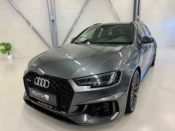 Audi RS4 3 of 30