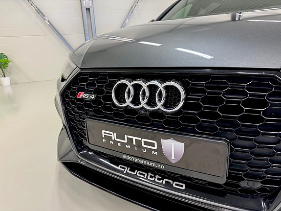 Audi RS4 13 of 30