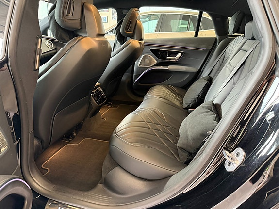 Mercedes-Benz EQS450 18 of 30