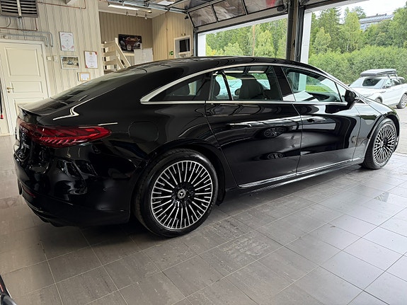 Mercedes-Benz EQS450 7 of 30