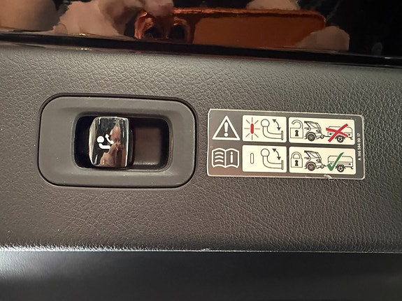 Mercedes-Benz EQS450 24 of 30