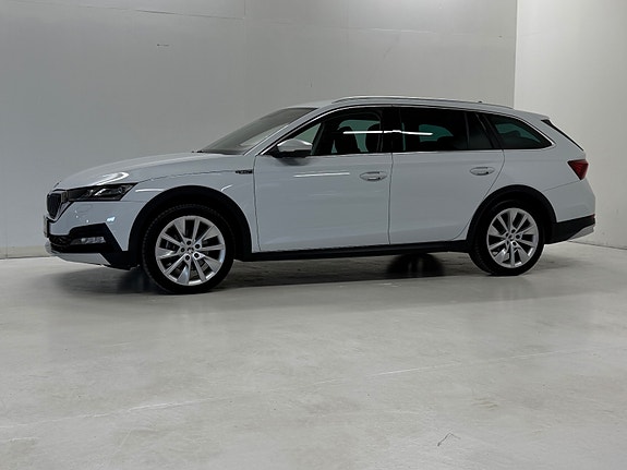 Skoda Octavia Scout 8 of 30
