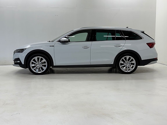 Skoda Octavia Scout 10 of 30