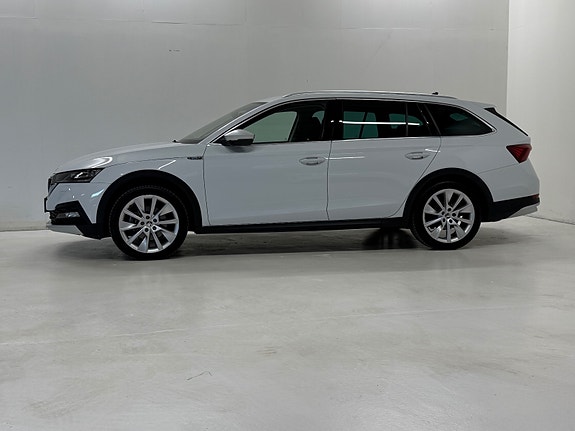 Skoda Octavia Scout 9 of 30