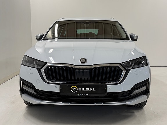 Skoda Octavia Scout 2 of 30