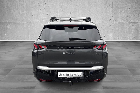 Peugeot e-5008 5 of 15