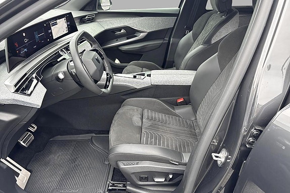Peugeot e-5008 7 of 15