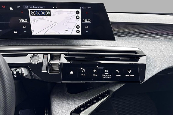 Peugeot e-5008 15 of 15