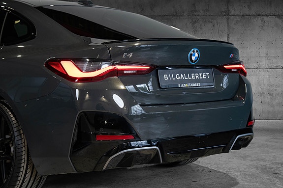 BMW i4 8 of 30