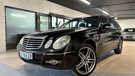 Mercedes-Benz E280 2 of 30