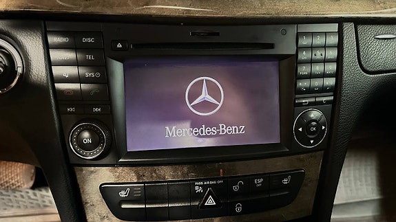 Mercedes-Benz E280 16 of 30