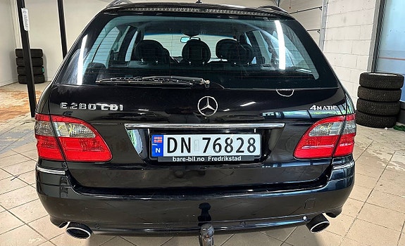 Mercedes-Benz E280 5 of 30