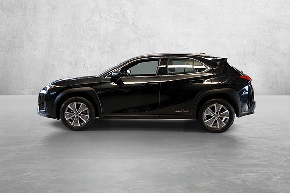 Lexus UX300e 3 of 19