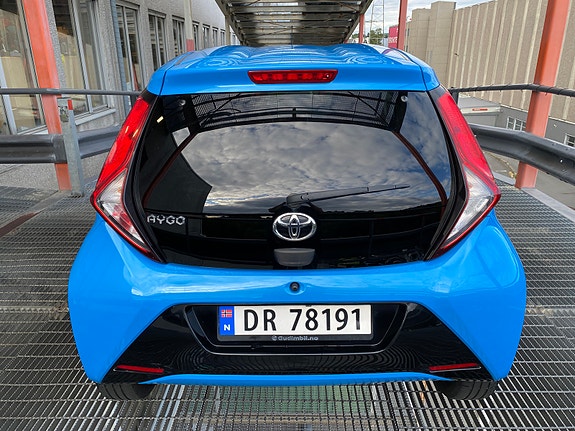 Toyota Aygo 7 of 30
