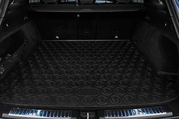 Mercedes-Benz EQC400 12 of 30