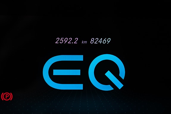 Mercedes-Benz EQC400 29 of 30