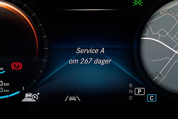 Mercedes-Benz EQC400 28 of 30