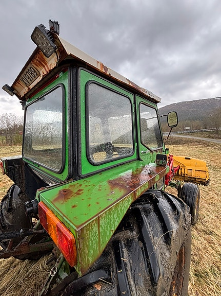 John Deere 2030 17 of 25