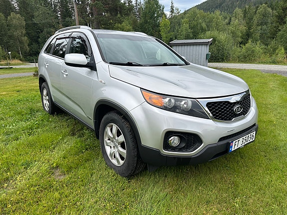 Kia Sorento 3 of 19
