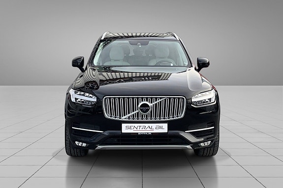 Volvo XC90 4 of 30