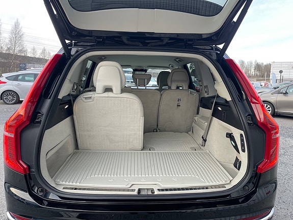 Volvo XC90 19 of 30