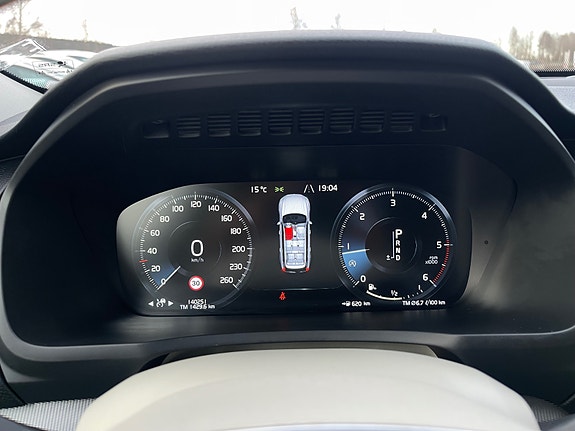 Volvo XC90 27 of 30