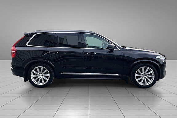 Volvo XC90 6 of 30