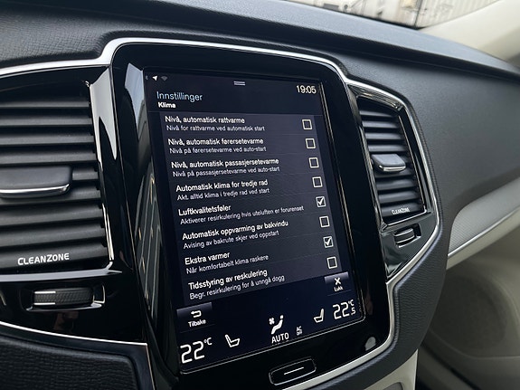 Volvo XC90 29 of 30