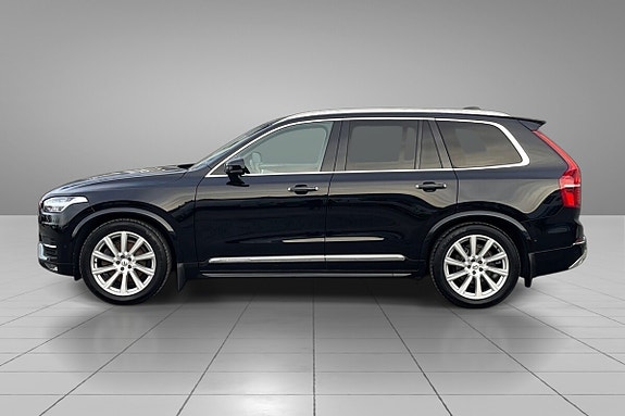 Volvo XC90 5 of 30