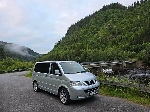 Volkswagen Multivan 3 of 5