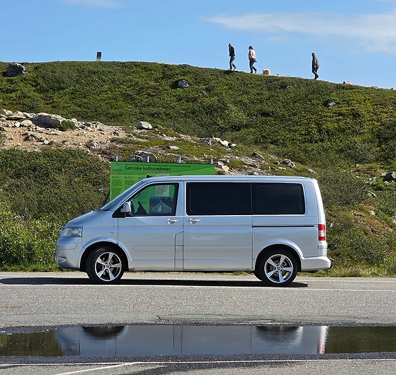 Volkswagen Multivan 2 of 5