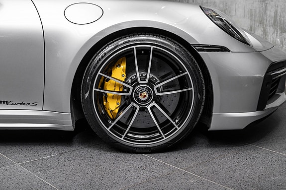 Porsche 911 22 of 30