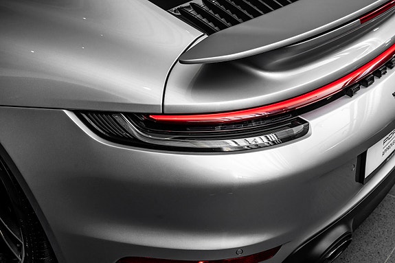 Porsche 911 17 of 30