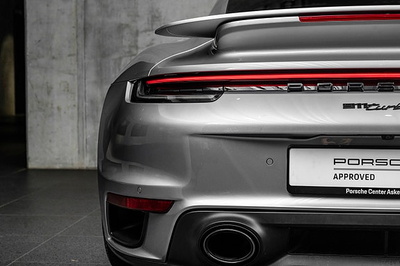 Porsche 911 14 of 30