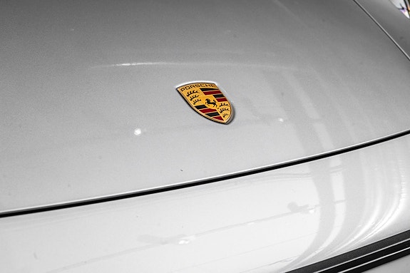 Porsche 911 16 of 30