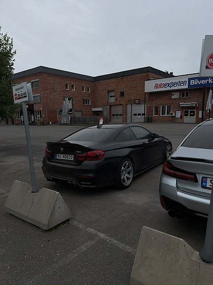 BMW M4 4 of 30