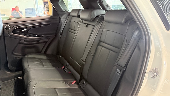 Land Rover Range Rover Evoque 18 of 30