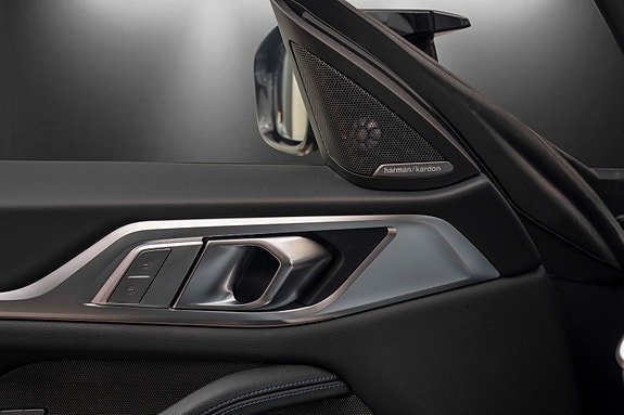 BMW i4 23 of 30