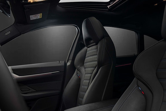 BMW i4 28 of 30
