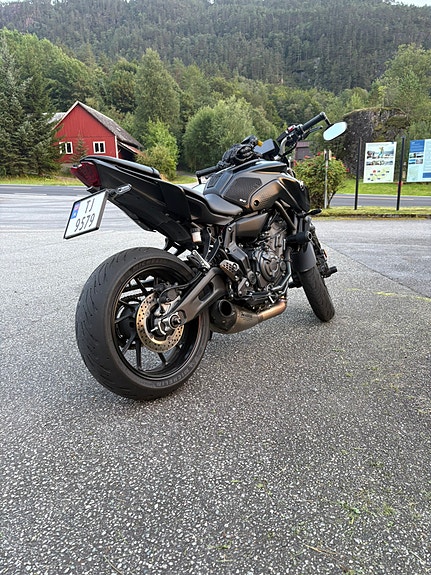 Yamaha MT-07 4 of 7