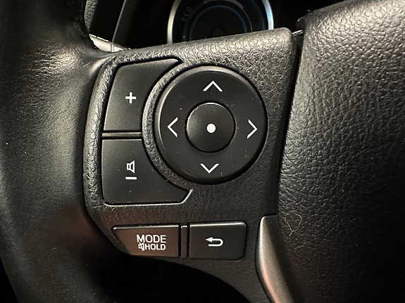 Toyota Auris 13 of 30