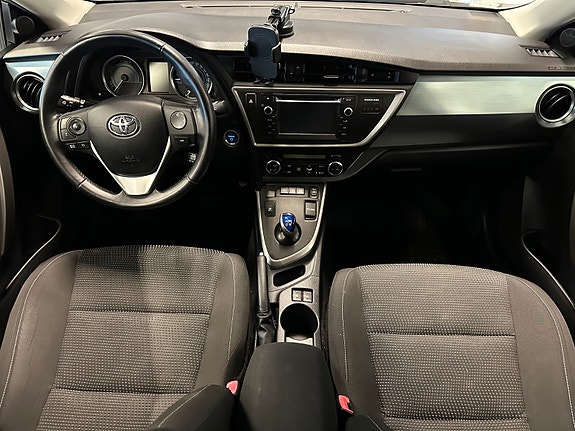 Toyota Auris 9 of 30