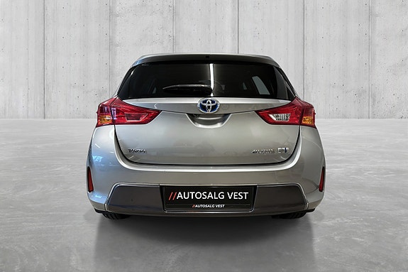 Toyota Auris 4 of 30
