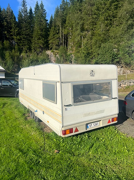 Knaus Azur 2 of 7