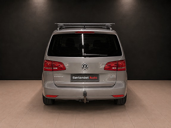 Volkswagen Touran 9 of 27