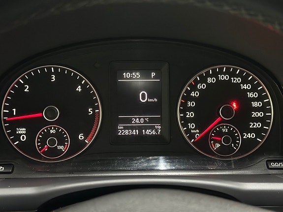 Volkswagen Touran 21 of 27