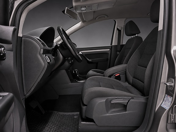 Volkswagen Touran 12 of 27