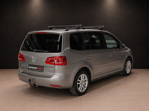 Volkswagen Touran 8 of 27