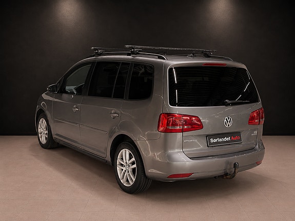Volkswagen Touran 7 of 27