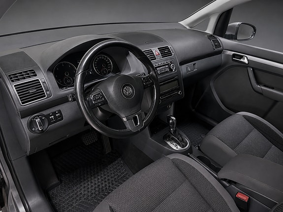 Volkswagen Touran 14 of 27